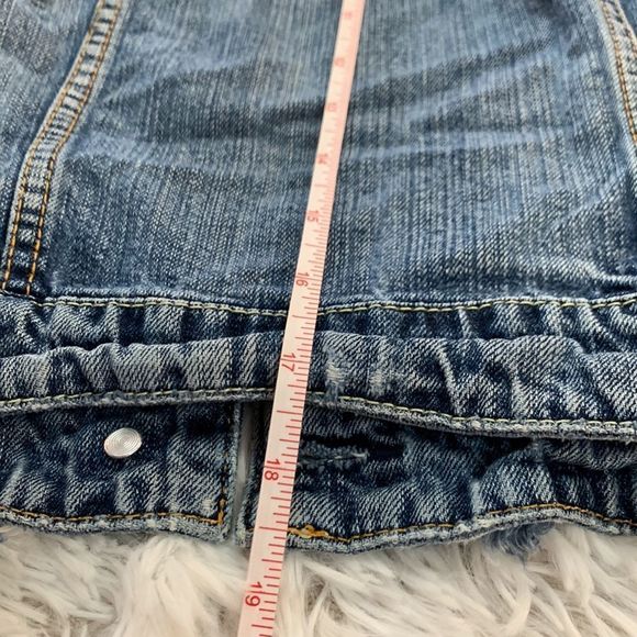 American Eagle Distressed Jean Vest - Picture 12 of 12